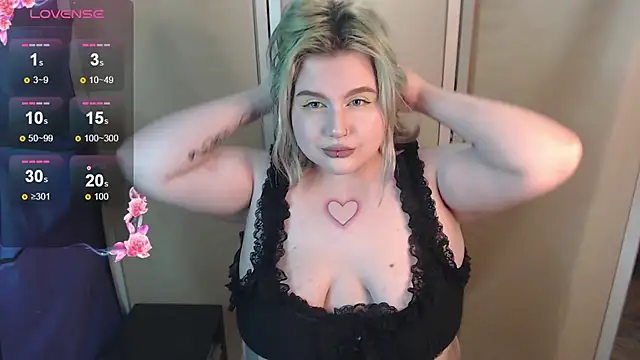Snapshot of Alice_Bunny666 chatting on 18, 10, 2025 Alice Bunny666 online show from 18, 10, 2025