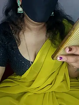 Snapshot of luci-queen chatting on 24, 5, 2026 luci-queen online show from 24, 5, 2026
