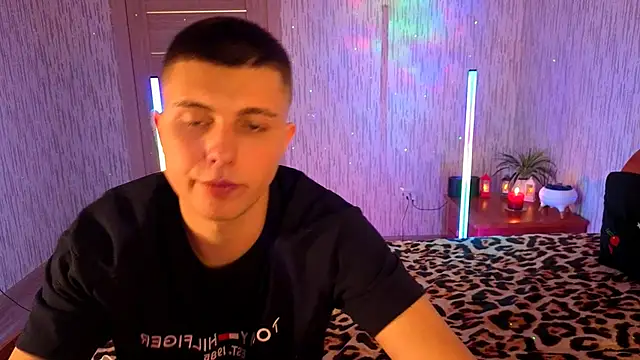 Snapshot of Denisx444 chatting on 2, 12, 2025 Denisx444 online show from 2, 12, 2025