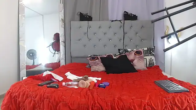 KarolLewys online show from 5, 12, 2025