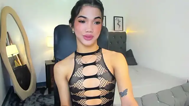 CassieSommereux online show from 24, 10, 2025