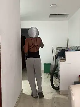 zaracollins01 online show from 7, 11, 2025