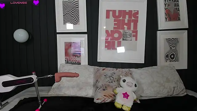 Manelyk evanss  online show from 16, 2, 2026