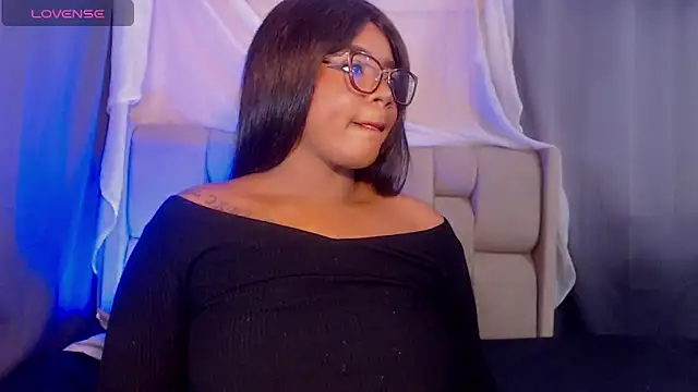 Mimi Gil online show from 5, 2, 2026