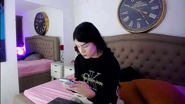 AuroraRicci online show from 17, 10, 2025