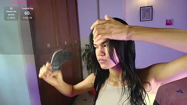 emycarver09 online show from 3, 11, 2025