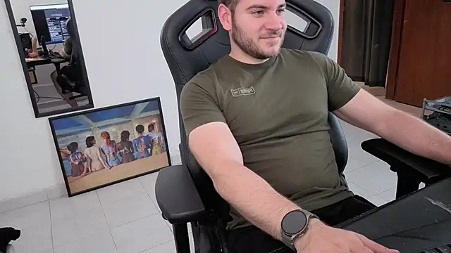 Snapshot of Paul00474 chatting on 13, 9, 2025 Paul00474 online show from 13, 9, 2025