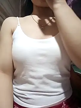 Snapshot of LucyyLy chatting on 5, 5, 2026 LucyyLy online show from 5, 5, 2026
