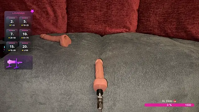 Snapshot of femboydani_x chatting on 7, 10, 2025 femboydani x online show from 7, 10, 2025