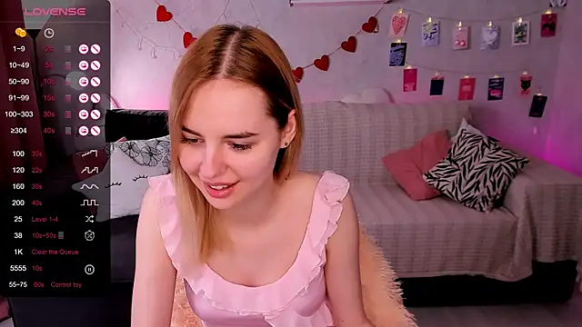 Snapshot of LillianShine chatting on 15, 5, 2026 LillianShine online show from 15, 5, 2026