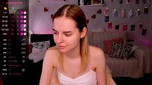 Snapshot of LillianShine chatting on 29, 5, 2026 LillianShine online show from 29, 5, 2026