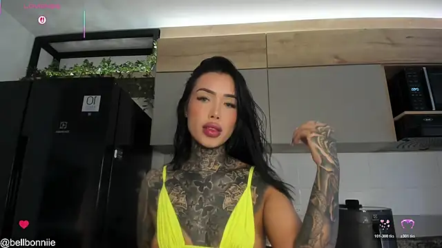 Snapshot of belllbonniie chatting on 24, 4, 2026 belllbonniie online show from 24, 4, 2026