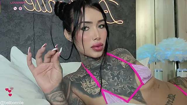 Snapshot of belllbonniie chatting on 4, 5, 2026 belllbonniie online show from 4, 5, 2026