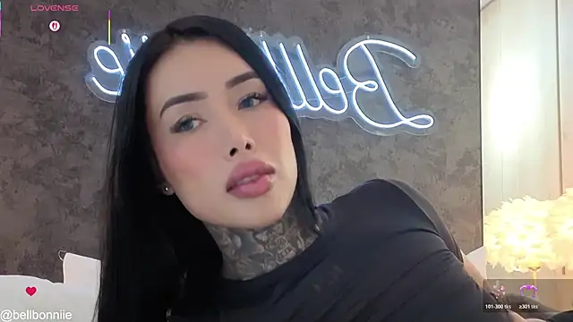 Snapshot of belllbonniie chatting on 18, 5, 2026 belllbonniie online show from 18, 5, 2026
