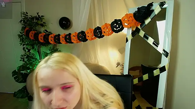 Milana Key online show from 24, 10, 2025