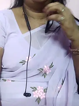 Snapshot of Tamil_Azhaghi25 chatting on 1, 2, 2026 Tamil Azhaghi25 online show from 1, 2, 2026