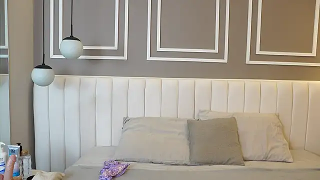 Tayler Kim online show from 14, 11, 2025