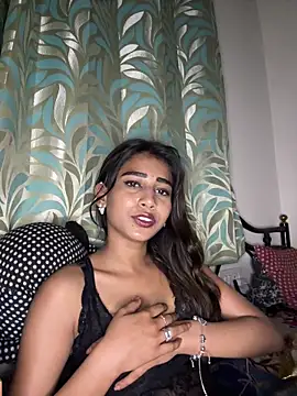 STRIP GLOW online show from 7, 3, 2026