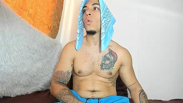 Snapshot of magic_mike_26 chatting on 12, 5, 2026 magic mike 26 online show from 12, 5, 2026
