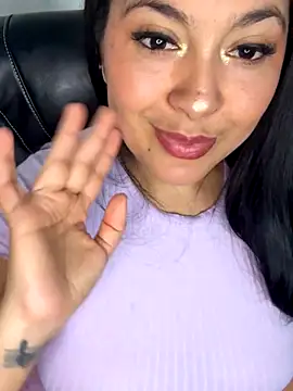 latina curvy22 online show from 13, 9, 2025