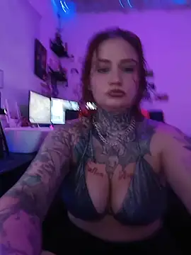 Snapshot of blazed_vixen chatting on 17, 6, 2026 blazed vixen online show from 17, 6, 2026
