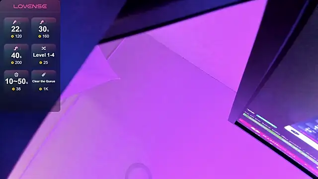 zoerouse  online show from 4, 12, 2025