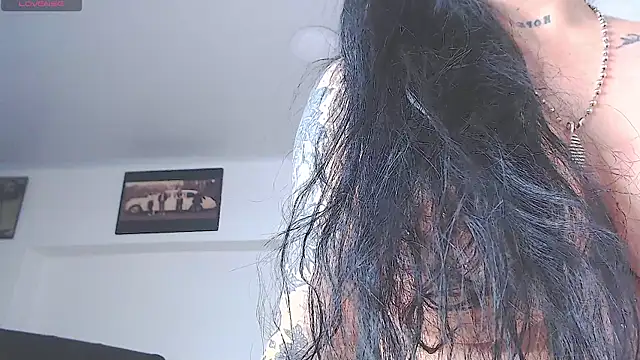 Vicky hotmilf online show from 1, 7, 2026