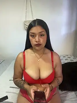 Snapshot of Aurora_fire1 chatting on 11, 9, 2025 Aurora fire1 online show from 11, 9, 2025