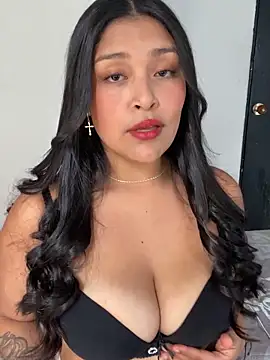 Snapshot of Aurora_fire1 chatting on 28, 10, 2025 Aurora fire1 online show from 28, 10, 2025