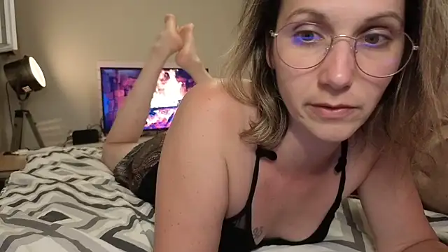 Snapshot of AbylineandJim chatting on 26, 5, 2026 AbylineandJim online show from 26, 5, 2026