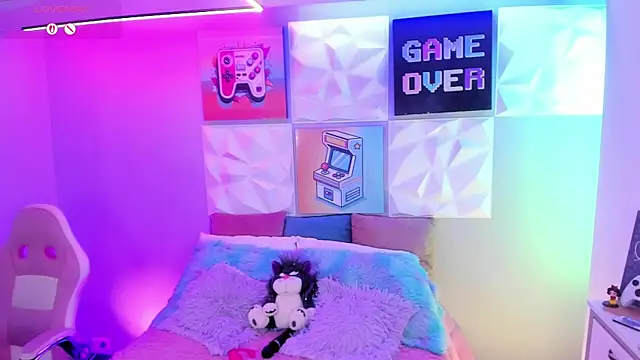 LindaWz  online show from 14, 11, 2025