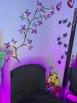 Snapshot of LindaWz_ chatting on 22, 4, 2026 LindaWz online show from 22, 4, 2026
