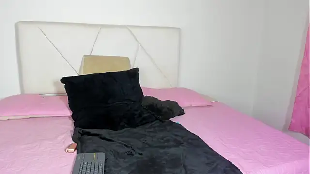 Snapshot of _Wandaa_ chatting on 18, 9, 2025  Wandaa  online show from 18, 9, 2025