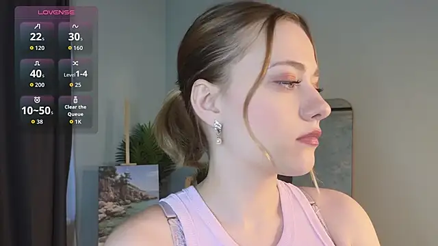 HollieCollelo online show from 10, 11, 2025