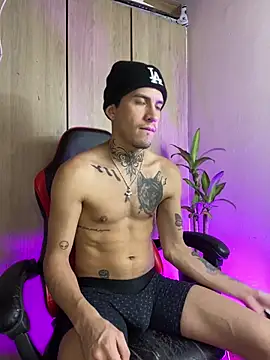 Snapshot of dilan_abraham12 chatting on 25, 5, 2026 dilan abraham12 online show from 25, 5, 2026
