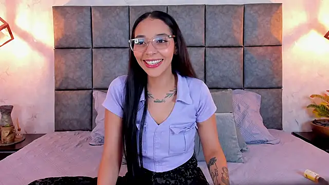 Snapshot of Roseaurora chatting on 4, 5, 2026 Roseaurora online show from 4, 5, 2026