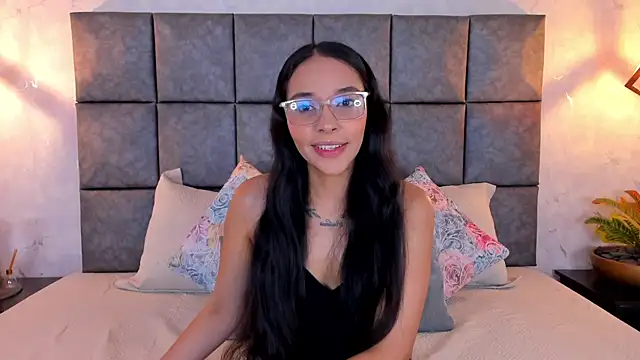 Snapshot of Roseaurora chatting on 23, 5, 2026 Roseaurora online show from 23, 5, 2026