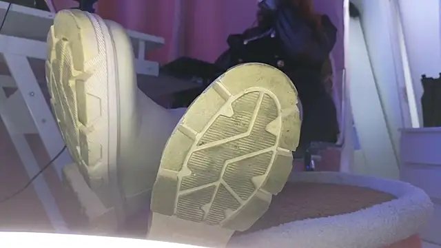 CruelSiren online show from 26, 11, 2025