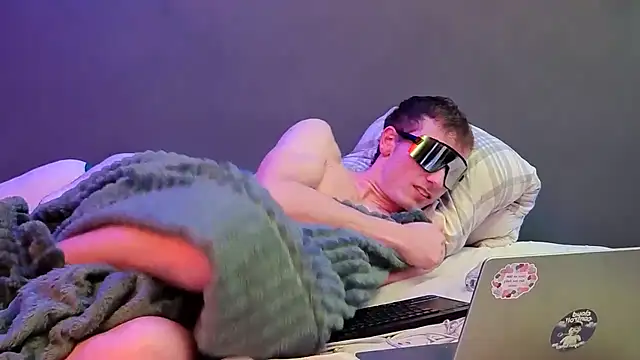Snapshot of maskedboy1 chatting on 29, 4, 2026 maskedboy1 online show from 29, 4, 2026