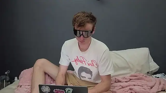 Snapshot of maskedboy1 chatting on 12, 5, 2026 maskedboy1 online show from 12, 5, 2026