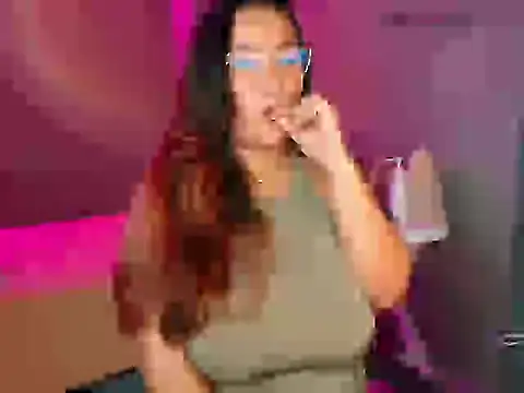 Snapshot of sophiejuicy_ chatting on 9, 10, 2025 sophiejuicy  online show from 9, 10, 2025