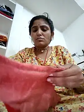 Snapshot of LUCKY_cut chatting on 28, 5, 2026 LUCKY cut online show from 28, 5, 2026