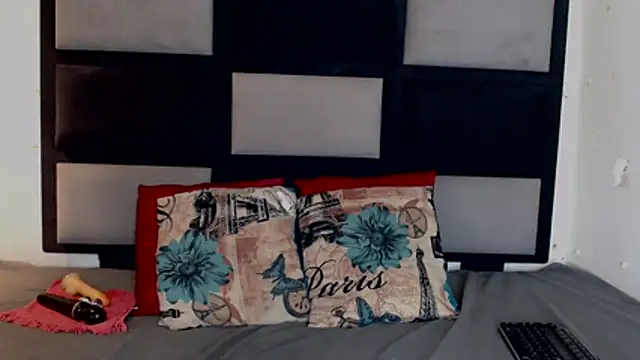 Freaky-boobs online show from 4, 12, 2025