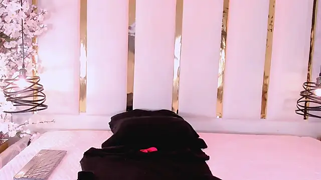 Snapshot of Nickidoll1 chatting on 12, 11, 2025 Nickidoll1 online show from 12, 11, 2025