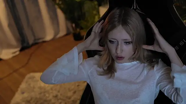 Snapshot of rosy_petal chatting on 16, 9, 2025 rosy petal online show from 16, 9, 2025