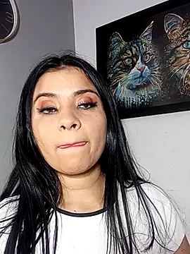 ValerieLove  online show from 6, 11, 2025