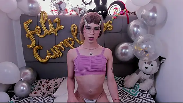 Snapshot of zoe_bunny01 chatting on 2, 10, 2025 zoe bunny01 online show from 2, 10, 2025