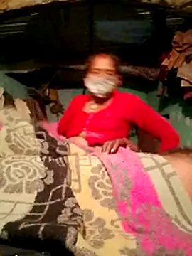 Snapshot of CUTE-004 chatting on 10, 10, 2025 CUTE-004 online show from 10, 10, 2025