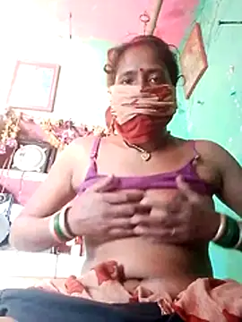 Snapshot of CUTE-004 chatting on 16, 10, 2025 CUTE-004 online show from 16, 10, 2025