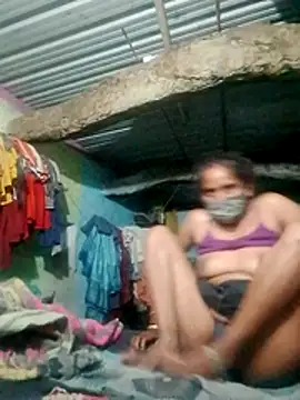 Snapshot of CUTE-004 chatting on 23, 10, 2025 CUTE-004 online show from 23, 10, 2025